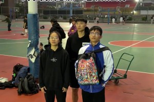 学习的压力全发泄在球场上了？身高仅1米65的他战斧跃人飞扣！