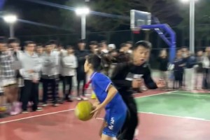 你跟我说她10岁？🥹这些动作我都做不出来！